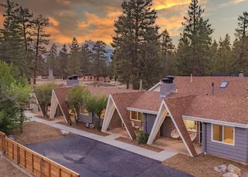 Blue Bear Lodge by Big Bear Vacations Walk To Marina & Village hotel thumbnail 6