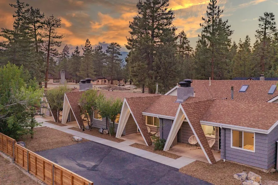 Blue Bear Lodge by Big Bear Vacations Walk To Marina & Village hotel detail image 6