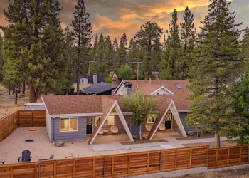 Blue Bear Lodge by Big Bear Vacations Walk To Marina & Village hotel thumbnail 8