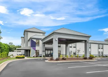Spark by Hilton Spring Lake Fayetteville hotel thumbnail 2