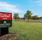HomeTowne Studios by Red Roof & Conference Center Chicago – N Aurora/ Naperville hotel detail image 4