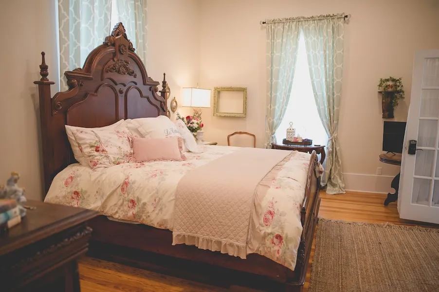 Boonville Luxury Lodging hotel detail image 6