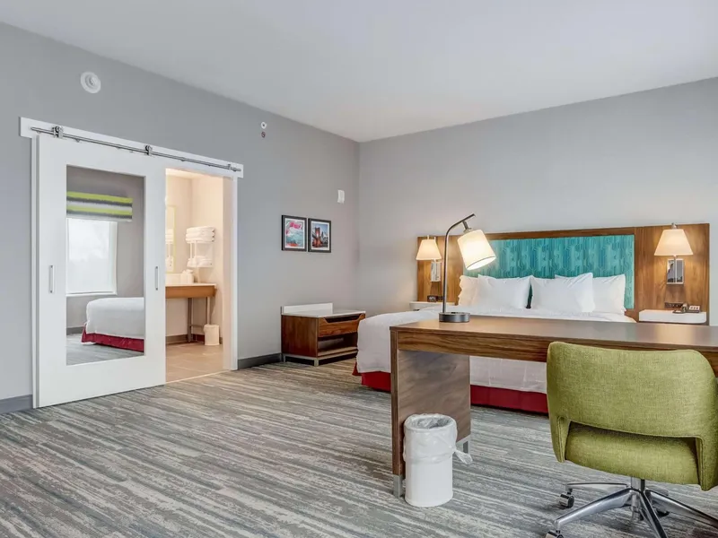 Hampton Inn & Suites Cincinnati Midtown Rookwood hotel detail image 6