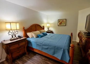 Deluxe Ocean front One Bedroom suite in Sandy Beach Resort hotel thumbnail 3