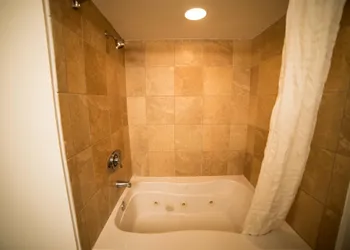 Deluxe Ocean front One Bedroom suite in Sandy Beach Resort hotel thumbnail 5