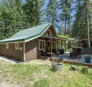 Lil Bigfoot Chalet 2 Bedroom Home by NW Comfy Cabins by RedAwning hotel detail image 4