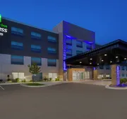 Holiday Inn Express & Suites Muskegon - Grand Haven by IHG hotel detail image 3