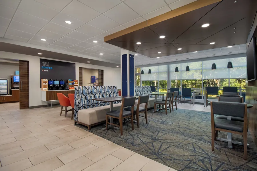 Holiday Inn Express & Suites Muskegon - Grand Haven by IHG hotel detail image 6
