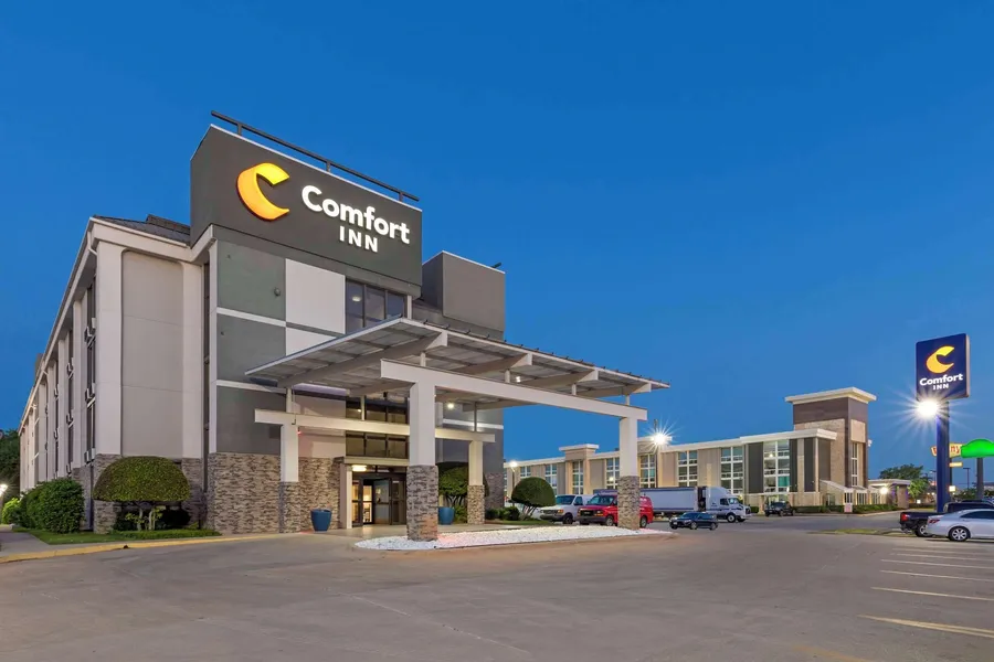Comfort Inn Dallas North Love Field Airport hotel detail image 2
