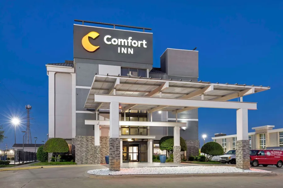 Comfort Inn Dallas North Love Field Airport hotel detail image 6
