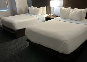 Sugar Creek Inn & Suites hotel thumbnail 4