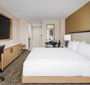 DoubleTree by Hilton Charlotte City Center hotel detail image 7