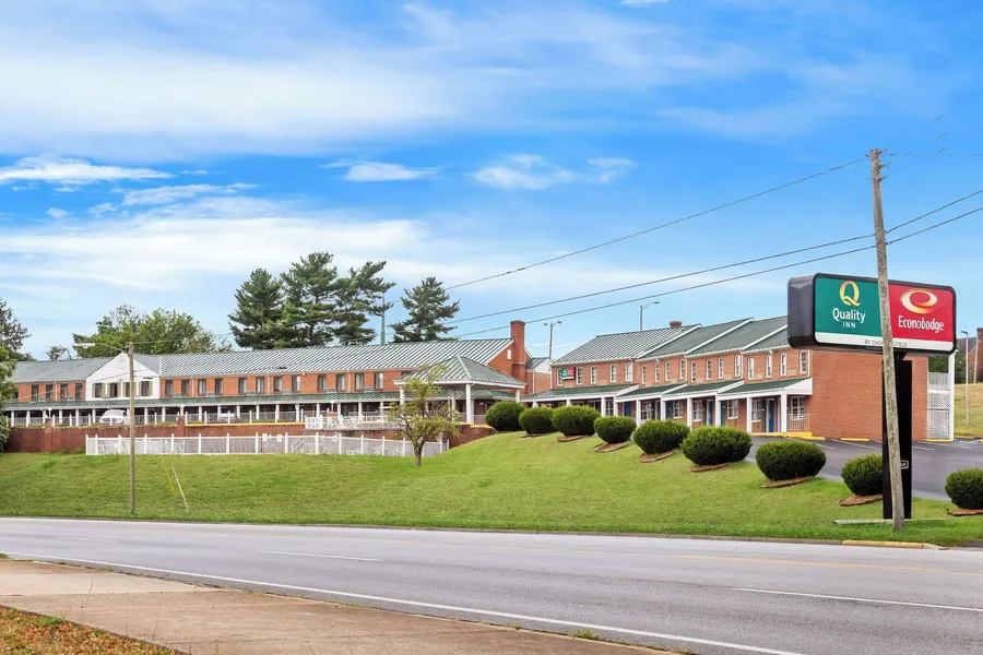 Econo Lodge Waynesboro - Skyline Drive hotel detail image 2