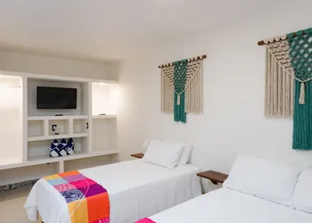Linda Vecindad Playa del Carmen hotel thumbnail 6