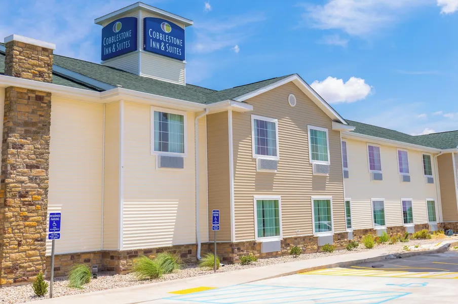 Cobblestone Inn & Suites - Winters hotel detail image 6