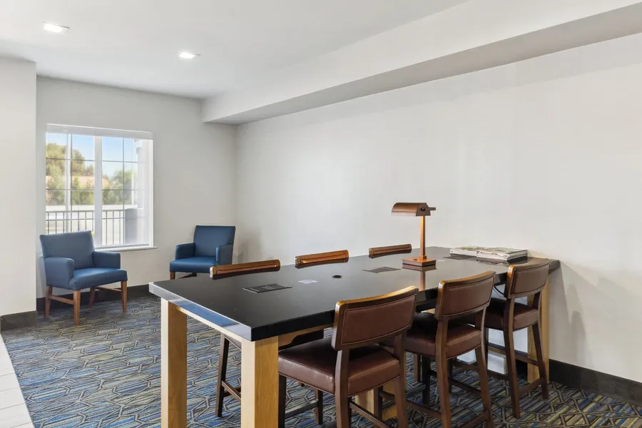 Holiday Inn Express & Suites Mountain View Silicon Valley by IHG hotel detail image 6