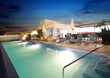 Holiday Inn Express And Suites Playa Del Carmen By IHG hotel thumbnail 3