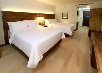 Holiday Inn Express And Suites Playa Del Carmen By IHG hotel thumbnail 8