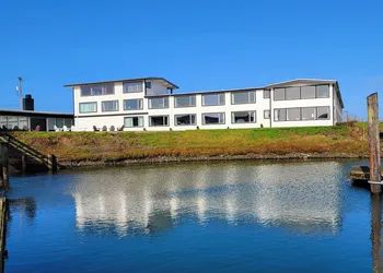 Saltwater Inn hotel thumbnail 2