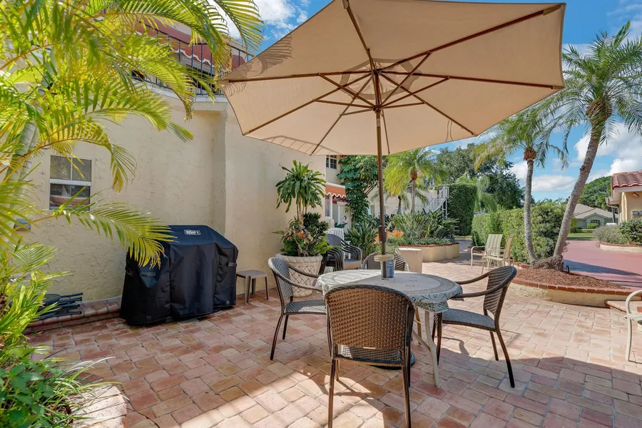 Banyan House Vacation Rentals hotel detail image 2