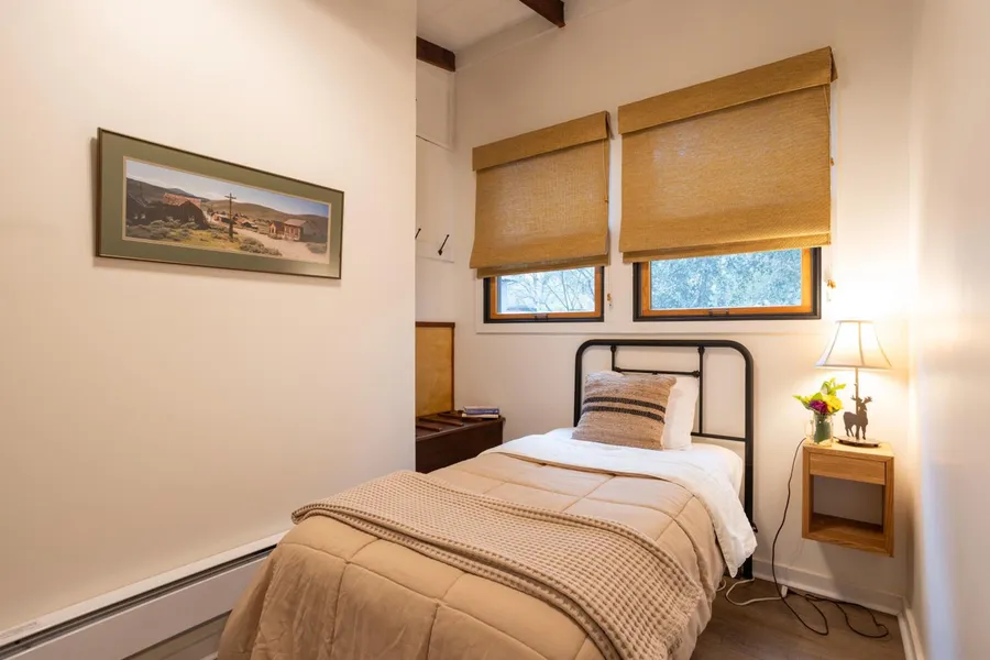 Anderson Valley Inn hotel detail image 6