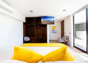 Kuko Suites hotel thumbnail 2