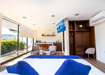Kuko Suites hotel thumbnail 3