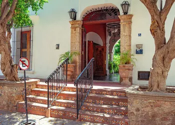 La Mansión Hotel hotel thumbnail 2
