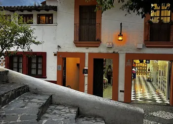 Casa Sierra Alta hotel thumbnail 2
