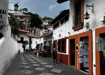 Casa Sierra Alta hotel thumbnail 4