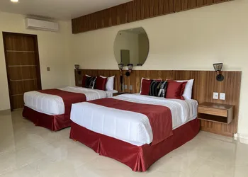 Hotel Cinco Diamantes hotel thumbnail 3