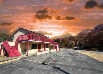 Lincoln Motel hotel thumbnail 3