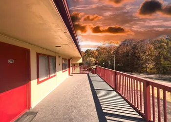 Lincoln Motel hotel thumbnail 5