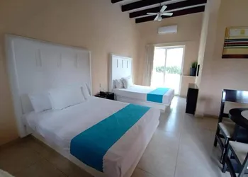 Los Canarios Cuernavaca hotel thumbnail 2