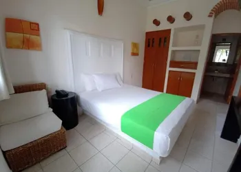 Los Canarios Cuernavaca hotel thumbnail 4