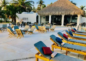 La Isla Huatulco & Beach Club hotel thumbnail 3