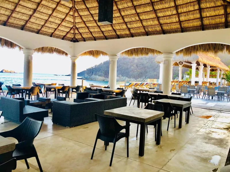 La Isla Huatulco & Beach Club hotel detail image 6