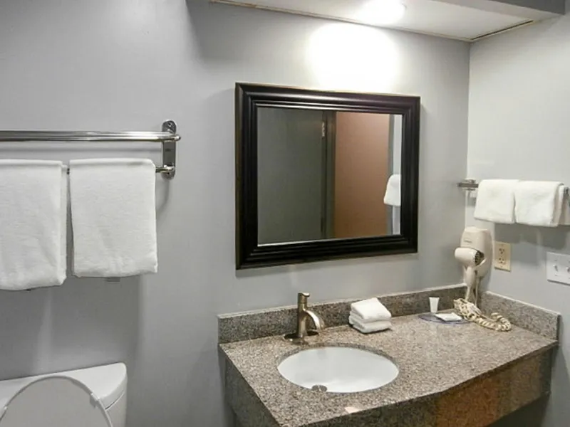 Clarion Pointe Hinesville near Fort Stewart hotel detail image 6