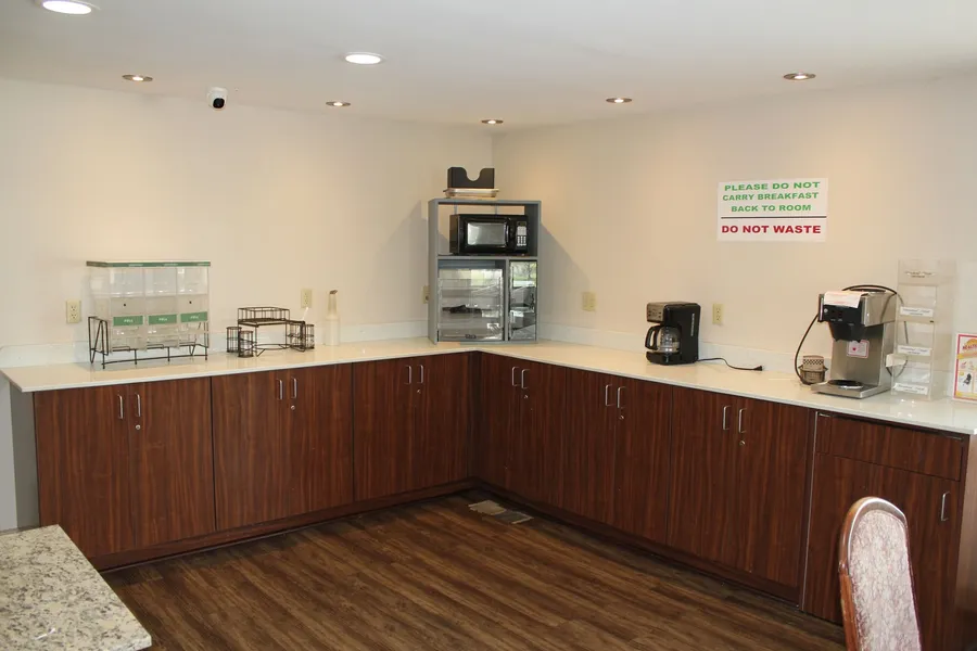 Executive Inn & Suites hotel detail image 6