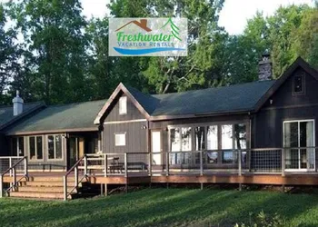 Au Train Island View Lodge hotel thumbnail 2