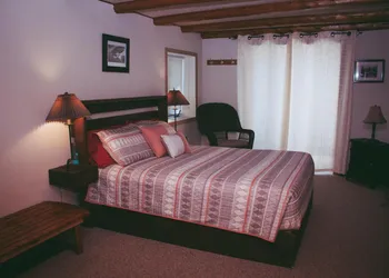 Au Train Island View Lodge hotel thumbnail 8