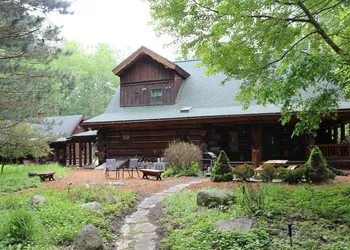 Dream Catcher Log Cabin hotel thumbnail 2