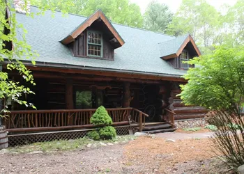 Dream Catcher Log Cabin hotel thumbnail 5