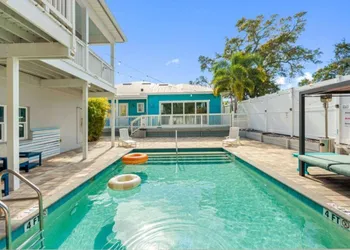 Sunny Side Cottages hotel thumbnail 4