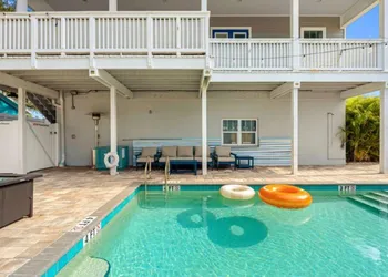 Sunny Side Cottages hotel thumbnail 5