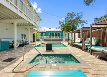 Sunny Side Cottages hotel thumbnail 6