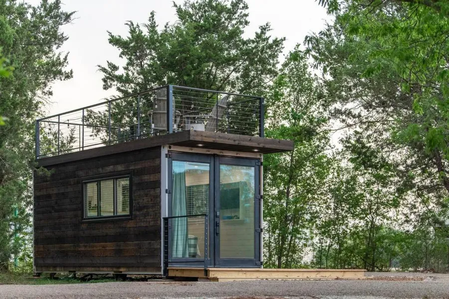 The Windmill-Tiny Container Home min to Magnolia hotel detail image 2