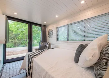 The Windmill-Tiny Container Home min to Magnolia hotel thumbnail 7