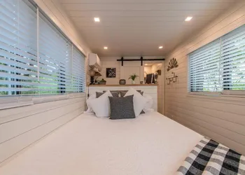 The Windmill-Tiny Container Home min to Magnolia hotel thumbnail 8