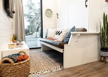 The Black Oak-Container Home 12 Min to Magnolia hotel thumbnail 2